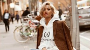 МОДНЫЕ ТОЛСТОВКИ И СВИТШОТЫ ОСЕНЬ-ЗИМА 2020-2021