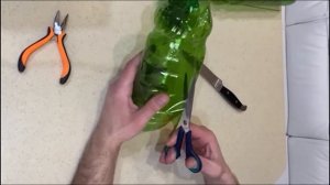 Метла из пластиковой бутылки. Делается быстро - получается оригинально