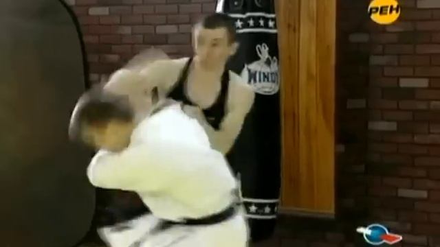 Синдо рю каратэ против муай тай кикбоксинг