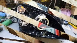 Opel Astra H. Замена линз на биксеноновые Hella 3R, установка Ангельских глазок.