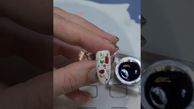 Милые дизайны со слайдерами♡ весенние идеи для маникюра? Флористика?