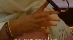 Шри Матаджи показывает как делать бандан на руке. Вшитые субтитры. Перевод с хинди.