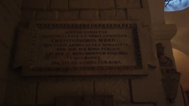 DISEMBODIED VOICE - St Paul's Cathedral - Haunted London - Is it Sir christopher Wren Himself? смотреть онлайн