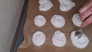 Меренговые пирожные с начинкой. Нежные как облачко