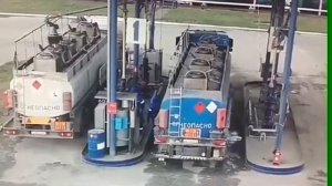 Жесть!!! Взрыв во время заправки