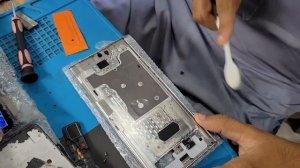 Замена экрана Samsung Galaxy Note 20 Ultra Cracked Screen Restoration - Rebuild broken phone