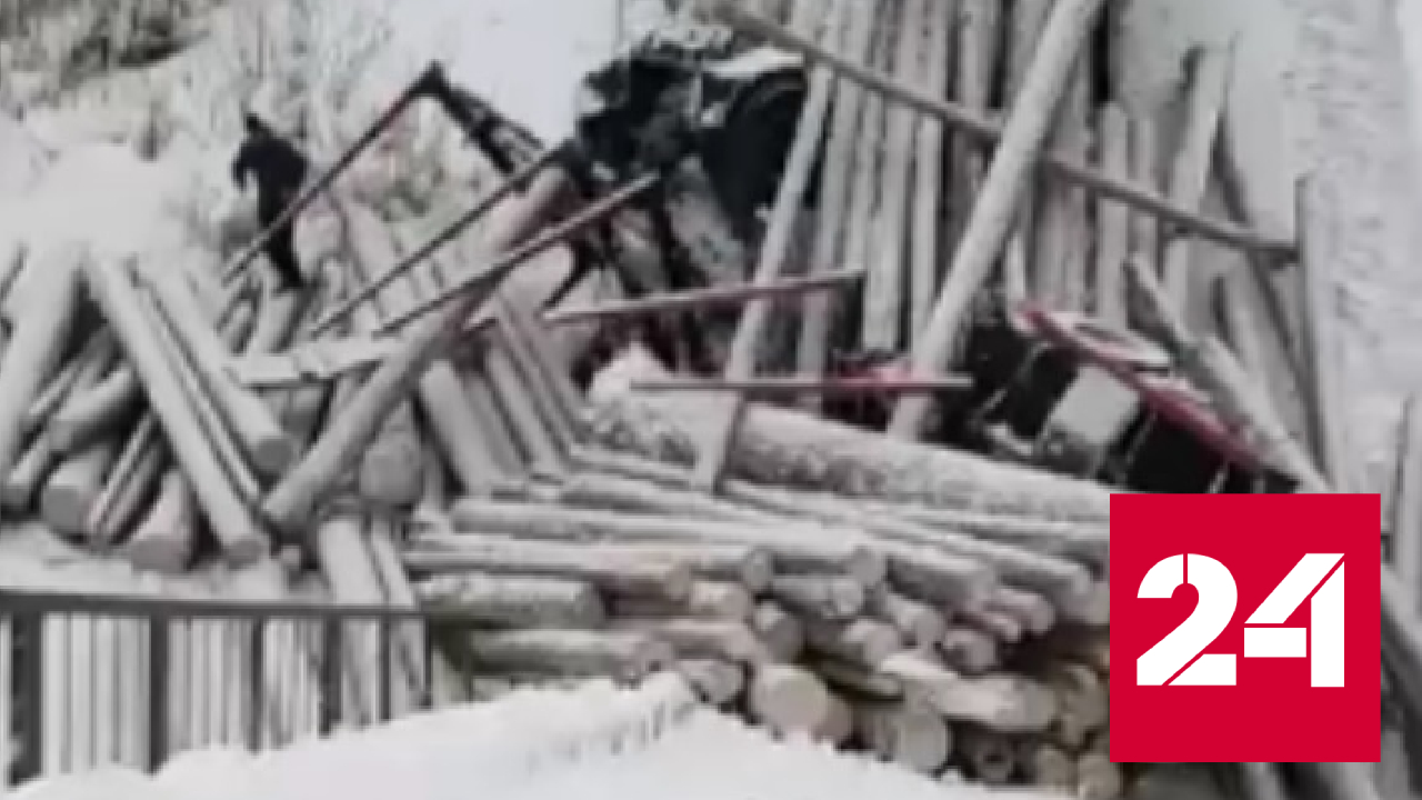 Мост обрушился под лесовозом в Иркутской области - Россия 24