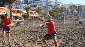 Beach Volley TUTORIAL | How To Receive Serve - 5 Important Tips (with Brouwer/Meeuwsen ??)