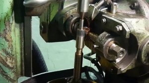 Нарезание шлицов на зубофрезерном станке.