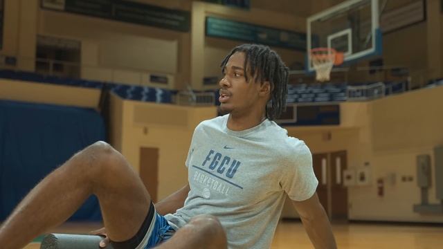 DAY IN THE LIFE: D1 BASKETBALL PLAYER (2022) смотреть онлайн