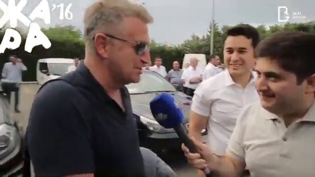 Жара: встреча российских артистов в аэропорту смотреть онлайн