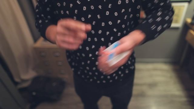CYCLONE // TUTORIAL (Card flick & Magic trick) смотреть онлайн