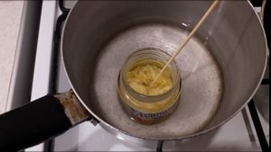 Пропитка универсальная из пчелиного воска и вазелинового масла, для покрытия кожи, дерева