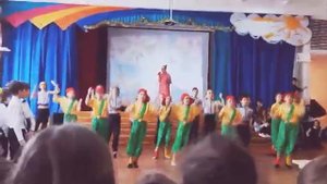 Мы с классом на фестивале!! Танцуем танец Нарисуй этот мир!