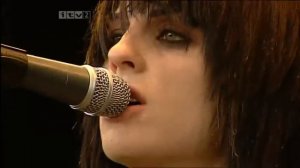 The Distillers - The Hunger Live @ Reading (High definition)