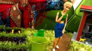 Видео про куклы и игры для девочек. Баба Маня и Кукла Бабри уехали в деревню и не скучают!