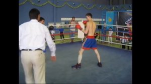 кикбоксинг бои кикбоксеров умолотил всех великолепный Чина кикбоксер от рождения