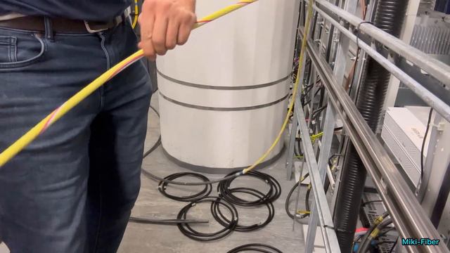 Fiber Optic - Splitting 144 Fiber Cable смотреть онлайн