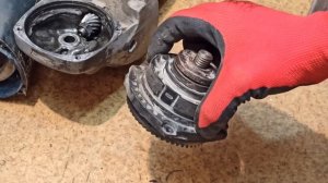 И у BOSCH GWS 23-230J...!! Есть слабые места...!!!