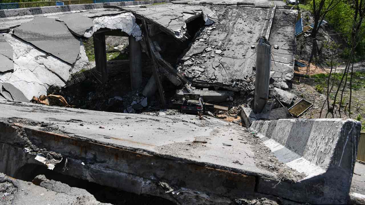 Почему не разбомбят мосты. Почему не разбомбят мосты. Антоновский мост в херсоне взорвали. 2022 сколько человек пострадало. Мост через днестровский лиман сейчас.