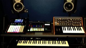 corona love Roland MC-707 + Moog Subsequent 25 minimal techno