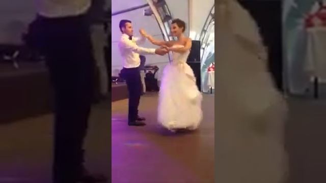 Романтичный свадебный вальс! Свадебный танец!