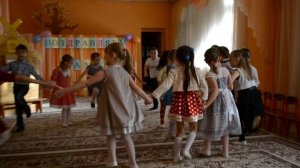 танец ко Дню матери песня"Слоники-гномики" Барбарики