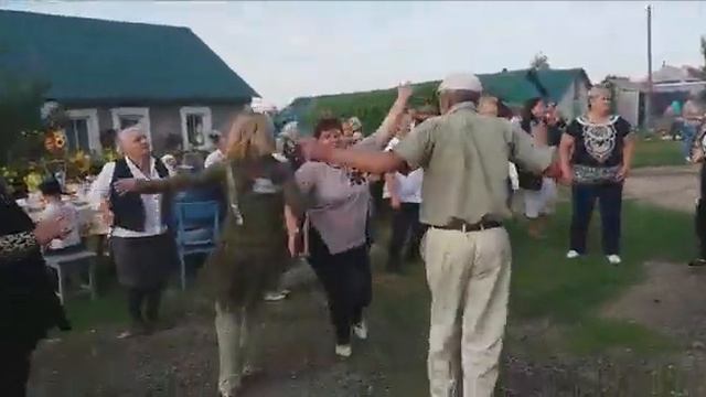 танцы,веселись народ! смотреть онлайн