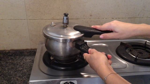 ?? МОЛОЧНАЯ КАША ?? из дальи с изюмом и бананами! смотреть онлайн