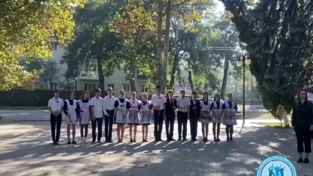 Возложение памятных цветов на мемориале «Вечный огонь» на ул. Свердлова