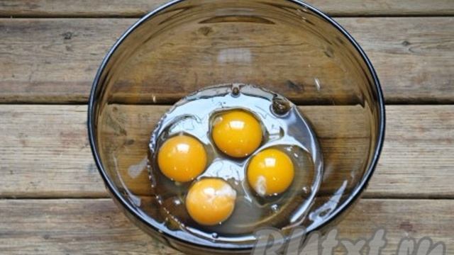 Рецепт шарлотки с вареньем