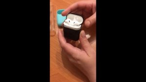 Как снять  чехол на AirPods