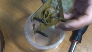 Ремонт настенных советских механических часов Янтарь, разборка