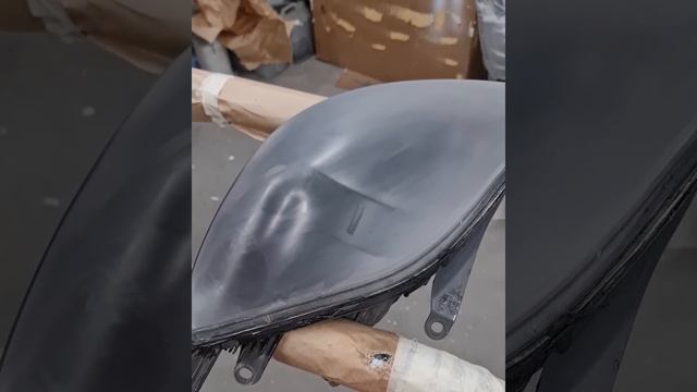 Восстанавливаем старые затертые фары. Покрываем их лаком, а затем еще и бронепленкой. смотреть онлайн