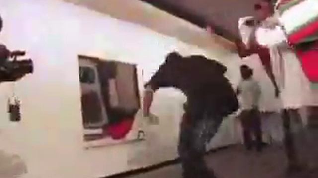 Срал я на тектоник,крамп тащит.avi смотреть онлайн