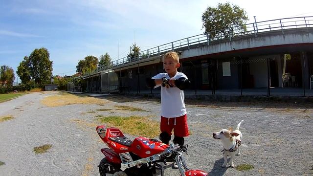 ДЕТСКИЙ МИНИ МОТО/ 49 КБ/КАКОЙ СТАЛ МОТО /2019 /НАЕЗДИКУ ПОЧТИ 5 ЛЕТ/ смотреть онлайн