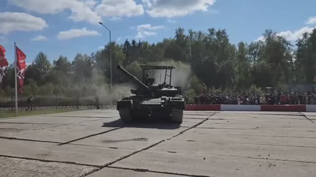 ❗?⚡Знаменитый танк «Алёша», разгромивший колонну бронетехники ВСУ, показали в День танкиста⚡