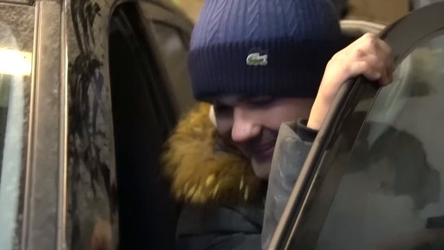 Купили на аукционе гараж бандита, а там мерседес... смотреть онлайн