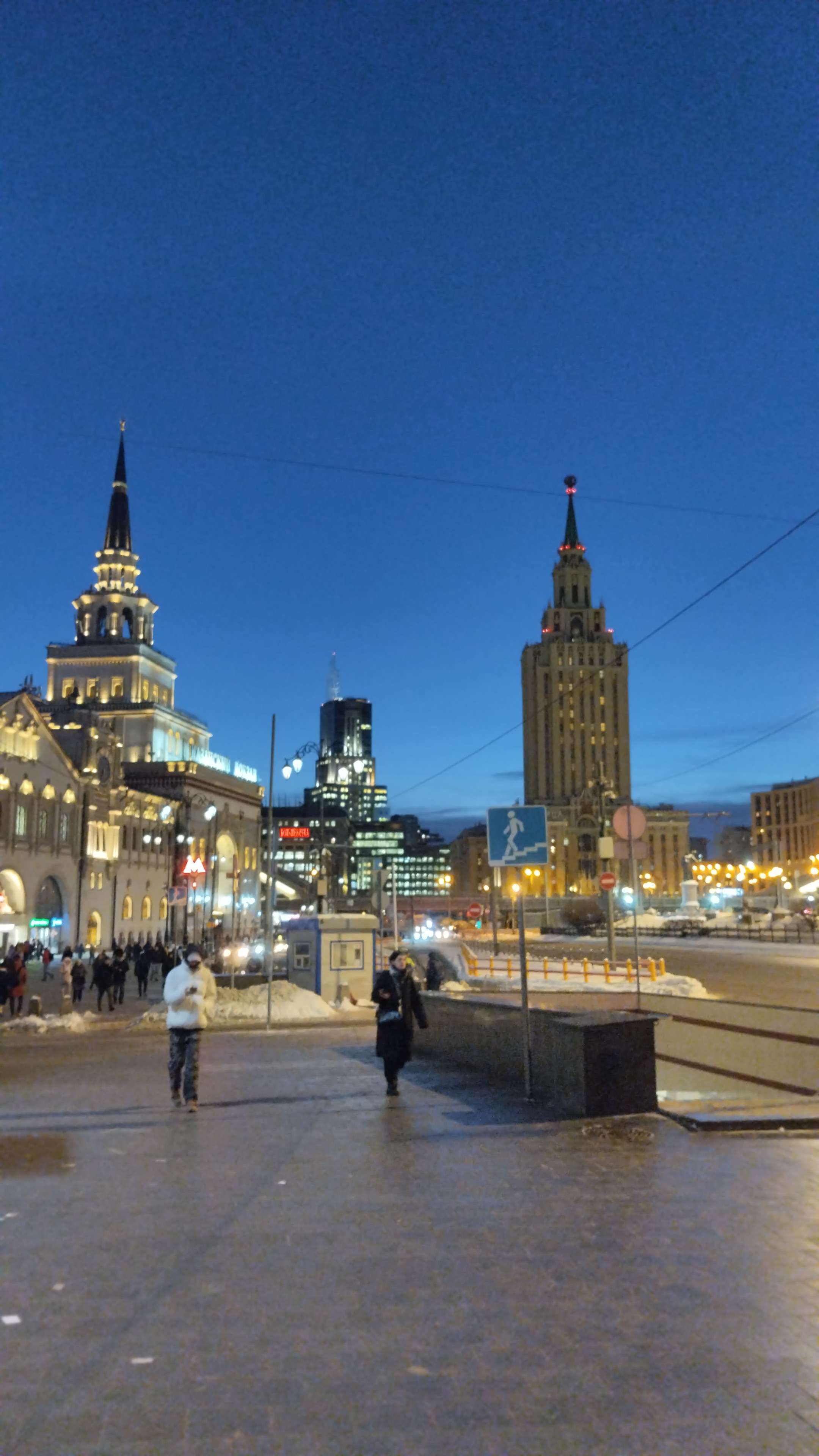 Москва?Площадь трёх вокзалов?Саморазвитие и польза от работы над собой и своим мышлением ?