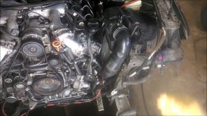 ЗАМЕНА ВОДЯНОГО НАСОСА /  AUDI Q7 / 2008 / 4.2tdi