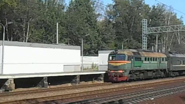 Тепловоз М62 с техническим составом