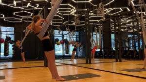 Секреты Flyyoga: 40 минут Antigravity yoga для трансформации тела | Полный урок