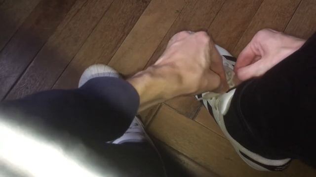 Новый способ завязать шнурки смотреть онлайн