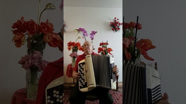 Майский вальс. Весна 45-но года... смотреть онлайн