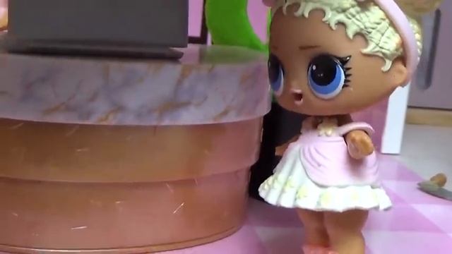 ХАГИ ВАГИ В ДЕТКОМ САДИКЕ! Куклы ЛОЛ LOL сюрприз смешные куклы новые серии Даринелка