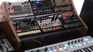 Korg Volca beats nubass bass keys and Volca FM melodic arpeggios via the keystep pro