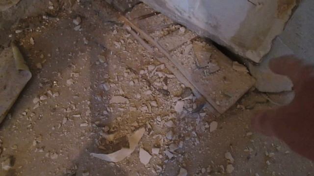 Демонтаж   убитых кирпичных  перегородок в санузел и в большую комнату  в 1-ком. Хрущёвке.
