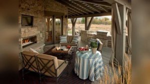 Кухня с выходом в сад или на террасу