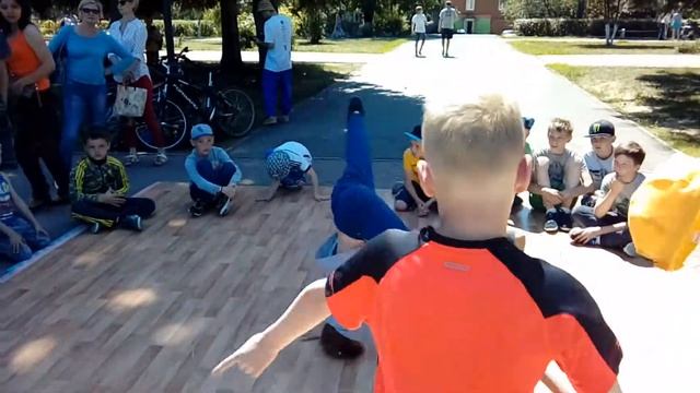 За развитие брейк данса (лагерь 17.06.2016) смотреть онлайн