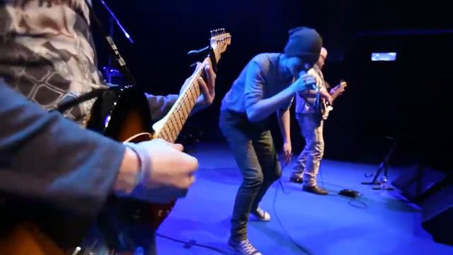 Игры в темноте Под мусоропроводом я пел о любви смотреть онлайн